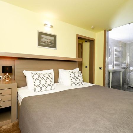 Garni Hotel Leopold I Novi Sad Exterior photo