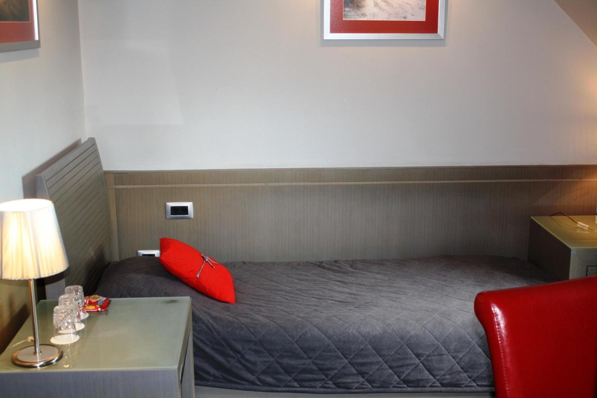 Garni Hotel Leopold I Novi Sad Room photo